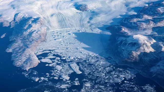 Una vista aérea de los glaciares de Groenlandia