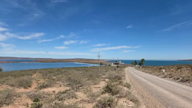 Lago Mari Menuco y lago Los Barreales
