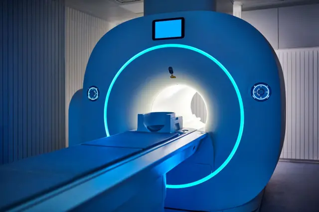 Una máquina de resonancia magnética