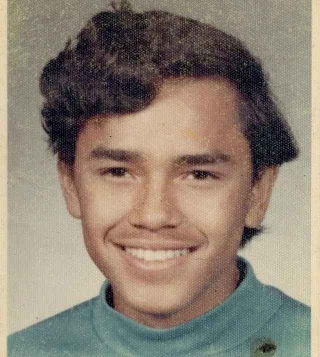 Antonio Salazar-Hobson adolescente