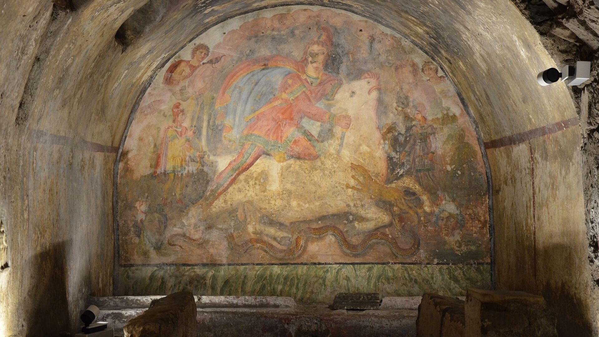 Tauroctonía en el mitreo de Capua, Italia