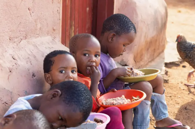 Niños desnutridos y hambrientos en la región de Tigray, Etiopía, entre 2020 y 2022.