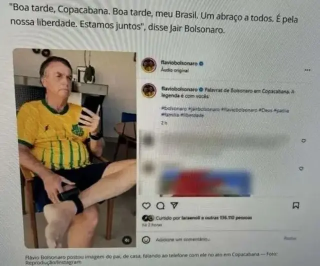 Una publicación en la que una foto en la que sale Jair Bolsonaro, con una camiseta amarilla, sentado viendo su teléfono en la sala de su casa, se acompaña con el título: 