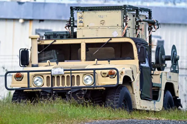 Un Humvee militar estadounidense en Aguadilla, Puerto Rico, el 30 de noviembre de 2025.