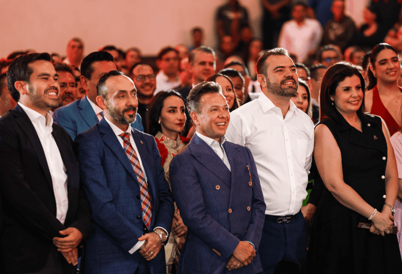 Quirino Velazquez, junto al Gobernador de Jalisco, Pablo Lemus. EL INFORMADOR/ A. Navarro Quirino Velazquez, junto al Gobernador de Jalisco, Pablo Lemus. EL INFORMADOR/ A. Navarro
