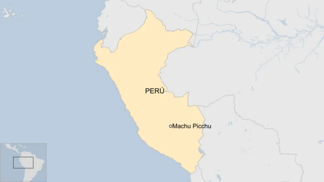 Un mapa muestra el país de Perú en color amarillo, con el sitio declarado Patrimonio de la Humanidad por la UNESCO, Machu Picchu, marcado en la parte inferior.