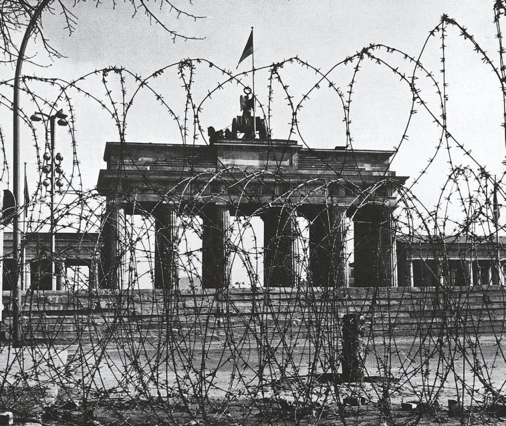 Alambradas frente a la Puerta de Brandenburgo