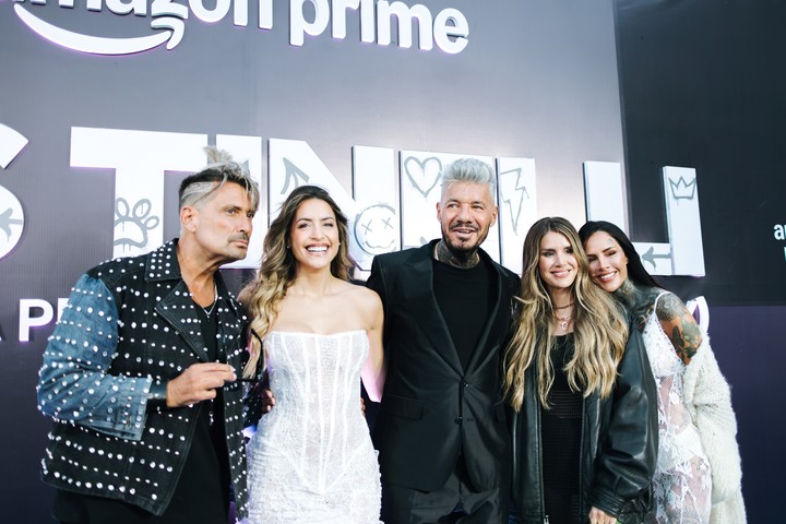 La familia Tinelli en la presentación del docu-reality, en Punta del Este. Foto: Amazon Prime.