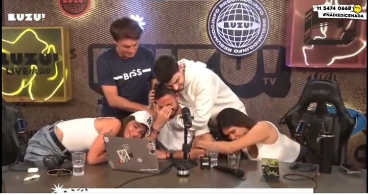 Entre las nuevas generaciones, la apertura de las figuras en el streaming se valora por la sensación de cercanía. Aquí el equipo de Nico Occhiato, en un momento como de recreo.