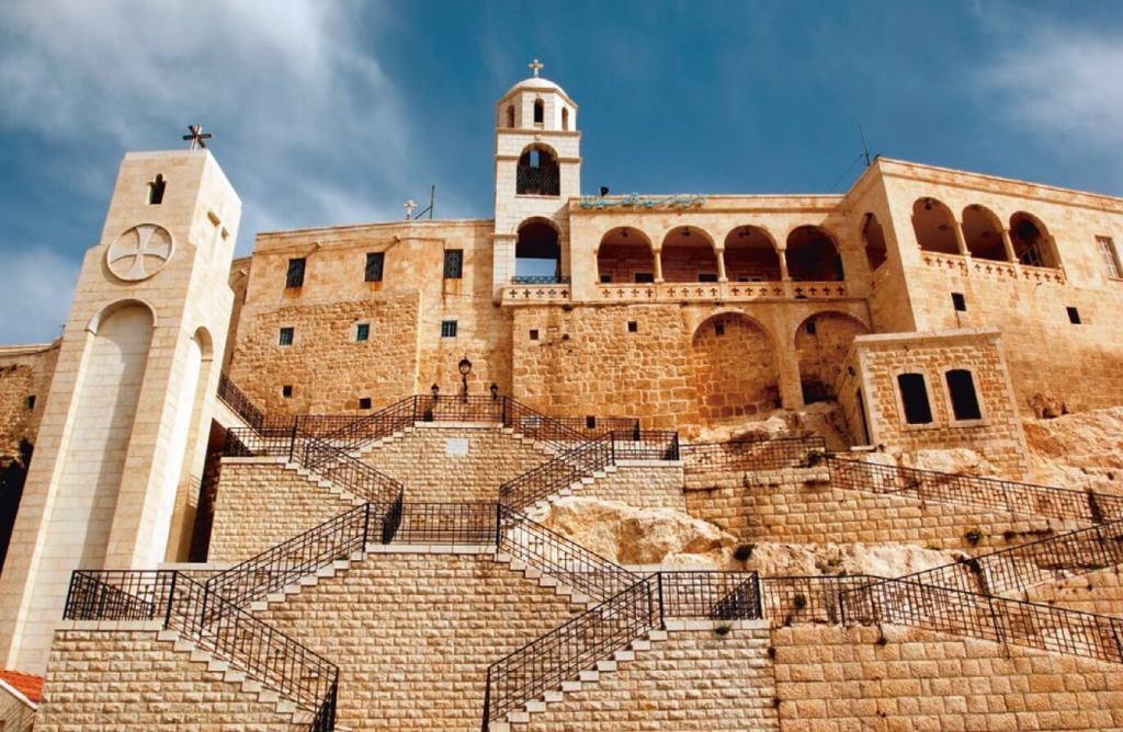 Este antiguo santuario, hoy convento, producía un óleo milagroso que, embotellado, los templarios vendían en Europa con gran éxito.