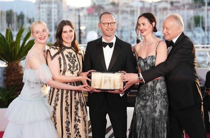 Trier, con su elenco, con el Grand Prix en la mano en la última edición del Festival de Cannes.