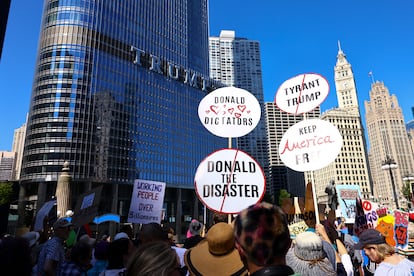 Protesta por el día del trabajo en la Torre Trump, Chicago, el 1 de septiembre.
