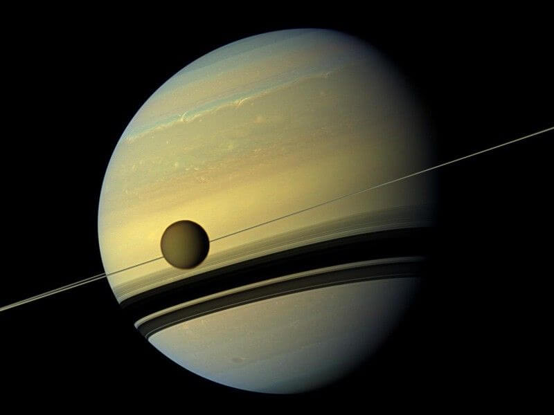 El verano de Titán visto por el JWST, atmósfera, nubes y química 2