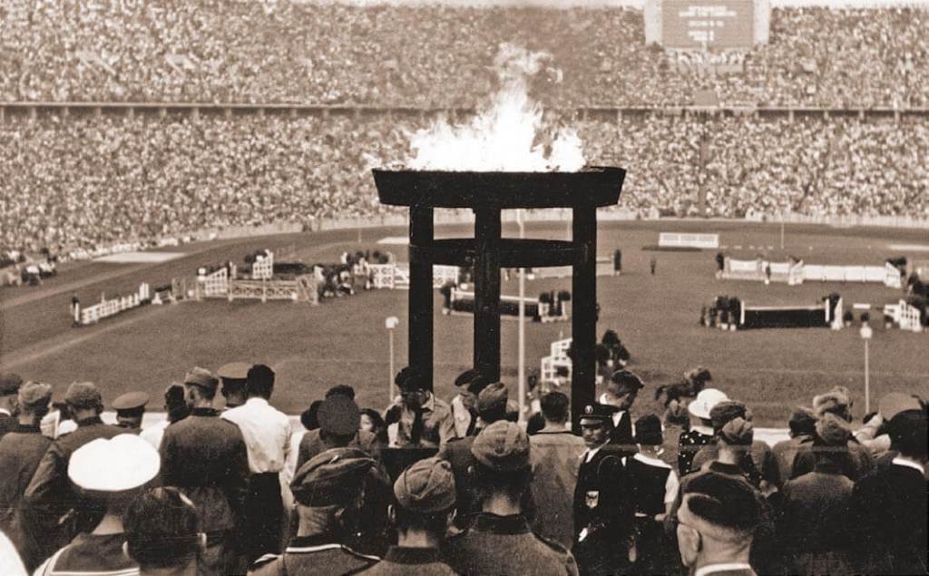 Estadio Olímpico berlinés en 1936 durante una prueba hípica