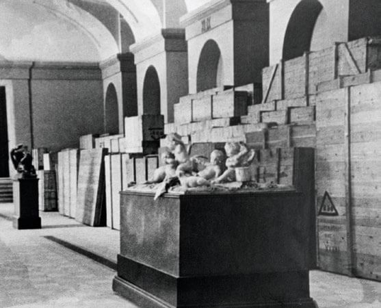 Fondos del Museo del Prado embalados