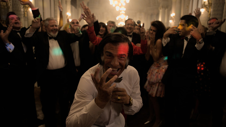 Menem baila en una fiesta en Casa Rosada. 