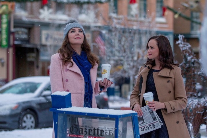 Lauren Graham y Alexis Bledel en el revival de Gilmore Girls. Foto: Netflix