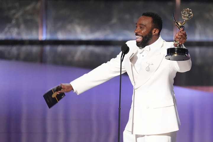 Tramell Tillman ganó el Emmy en su primera nominación. Foto AP