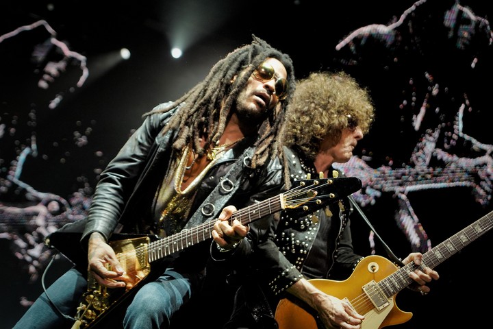 Lenny Kravitz junto al guitarrista Craig Ross. Foto: Martin Bonetto