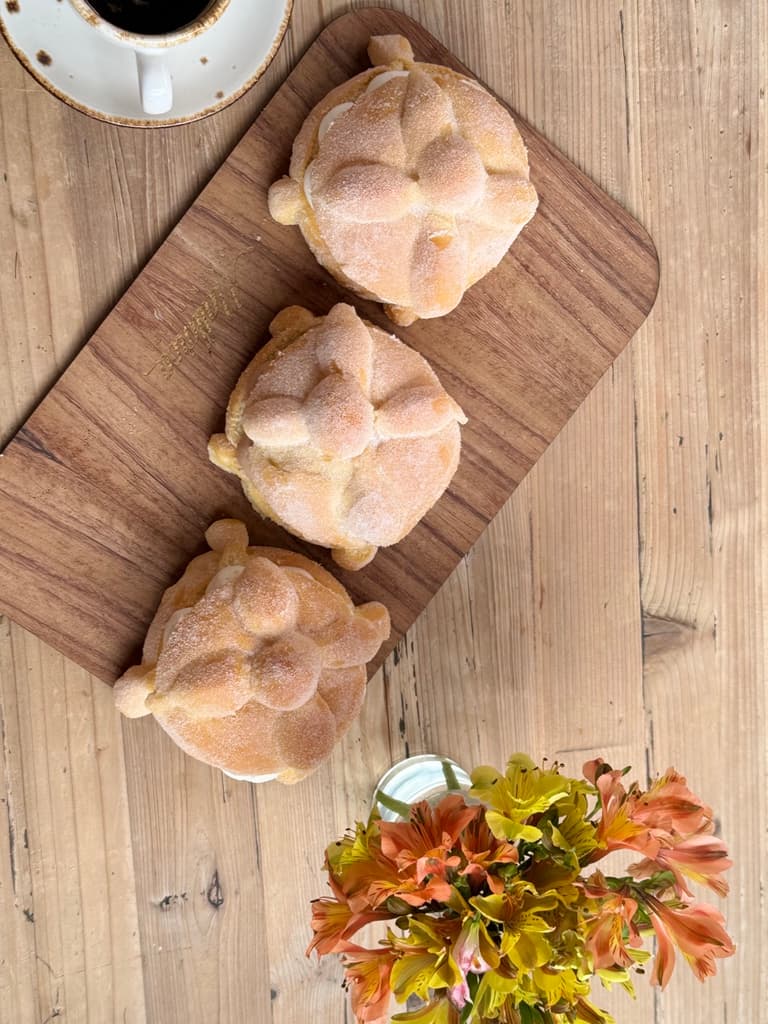 Pan de Muerto de Mallorca | Foto: Liz Basaldúa 