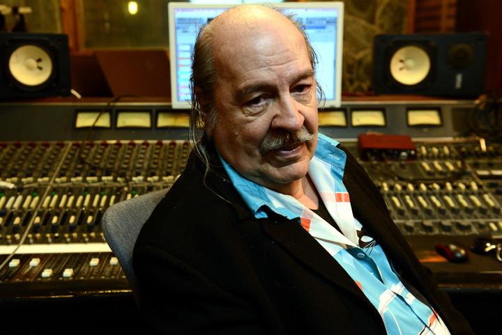 Litto Nebbia tiene su sello y su estudio discográfico. No todos los músicos están en su situación. Foto: Luciano Thieberger