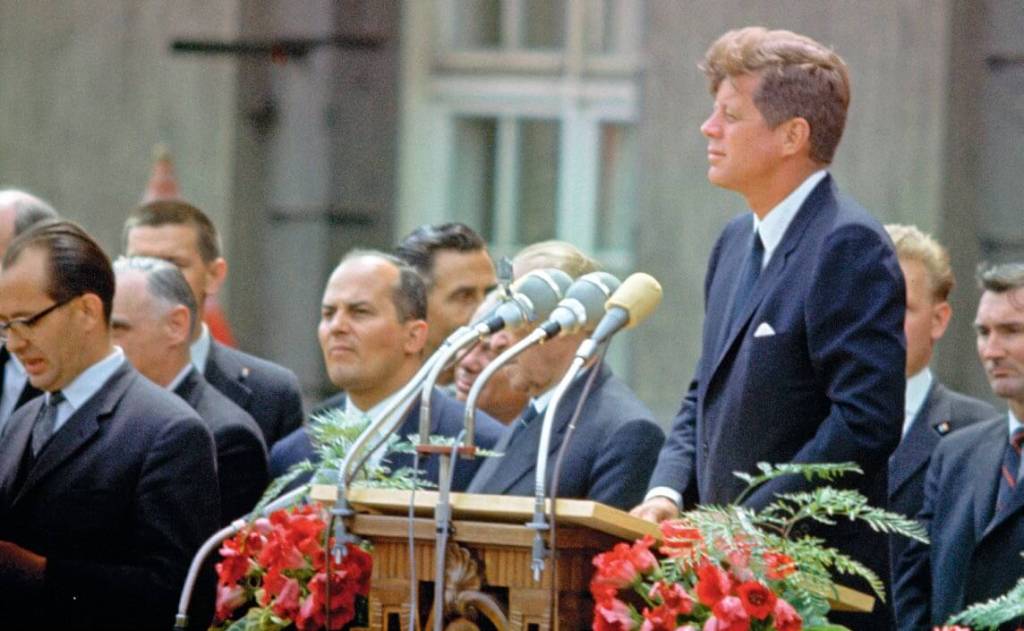 J. F. Kennedy durante su alocución en Berlín en 1963