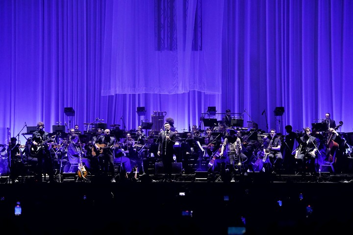 No Te Va Gustar junto a la Orquesta Filarmónica de Medellín. Foto Martín Bonetto