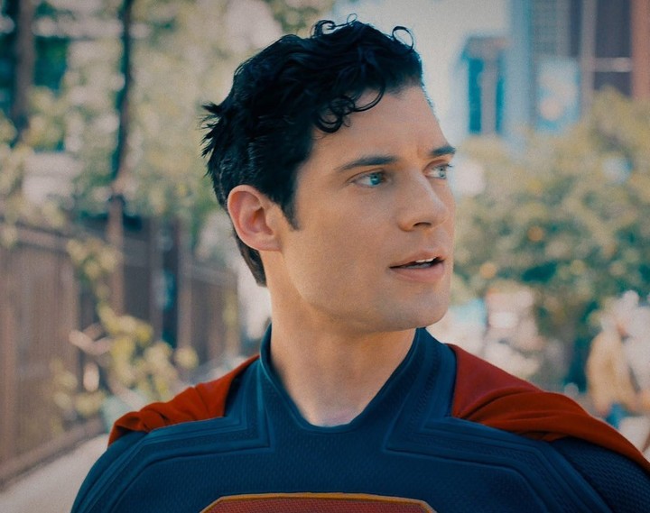 No, no mires para otro lado, Superman. Nunca es triste la verdad, lo que no tiene es remedio.