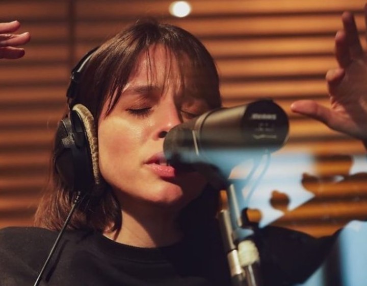 Rosario Ortega presentará en vivo sus versiones de temas clásicos. Foto IG