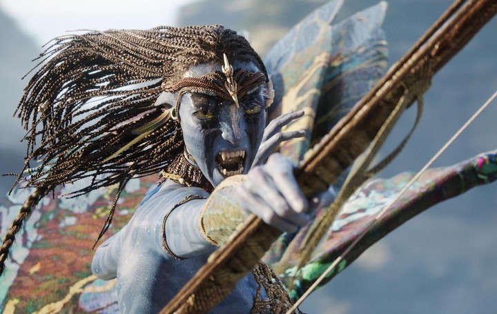 Zoe asegura que ser madre la ayudó a sostener el dolor por la muerte del hijo de Naytiri en la ficción.