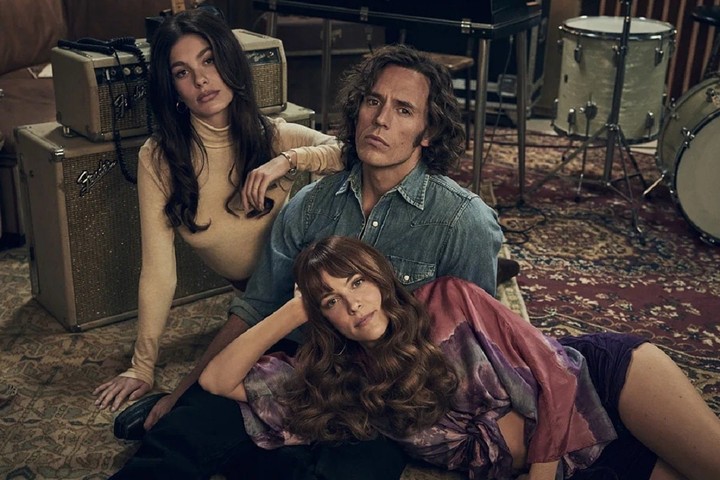 Daisy Jones está interpretada por Riley Keough, nieta de Elvis Presley.