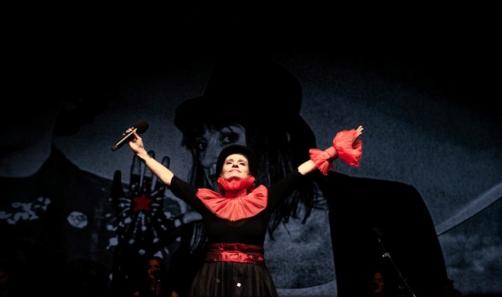 Hilda Lizarazu volvió a grabar más canciones de Charly García y las presenta en vivo. Foto de prensa gentileza Catalina Orcesi