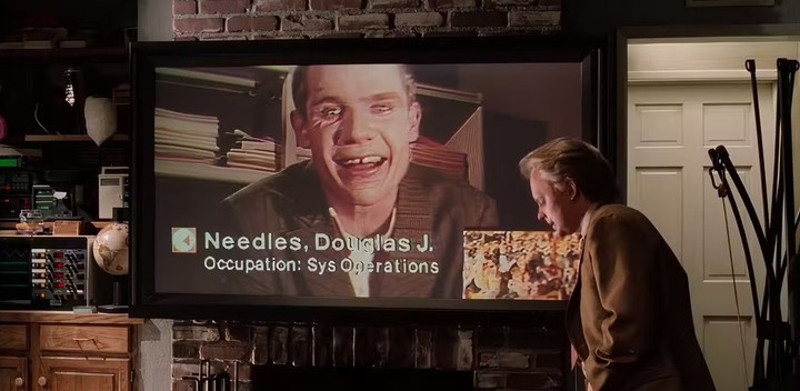 Flea en su papel de Douglas J. Needles, uno de los enemigos de Marty McFly. Foto: Universal