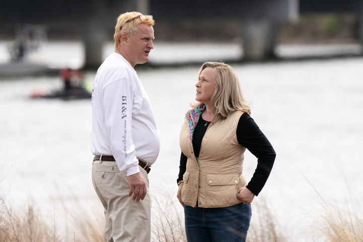 Jason Clarke y Patricia Arquette en la piel de Alex y Maggie Murdaugh.