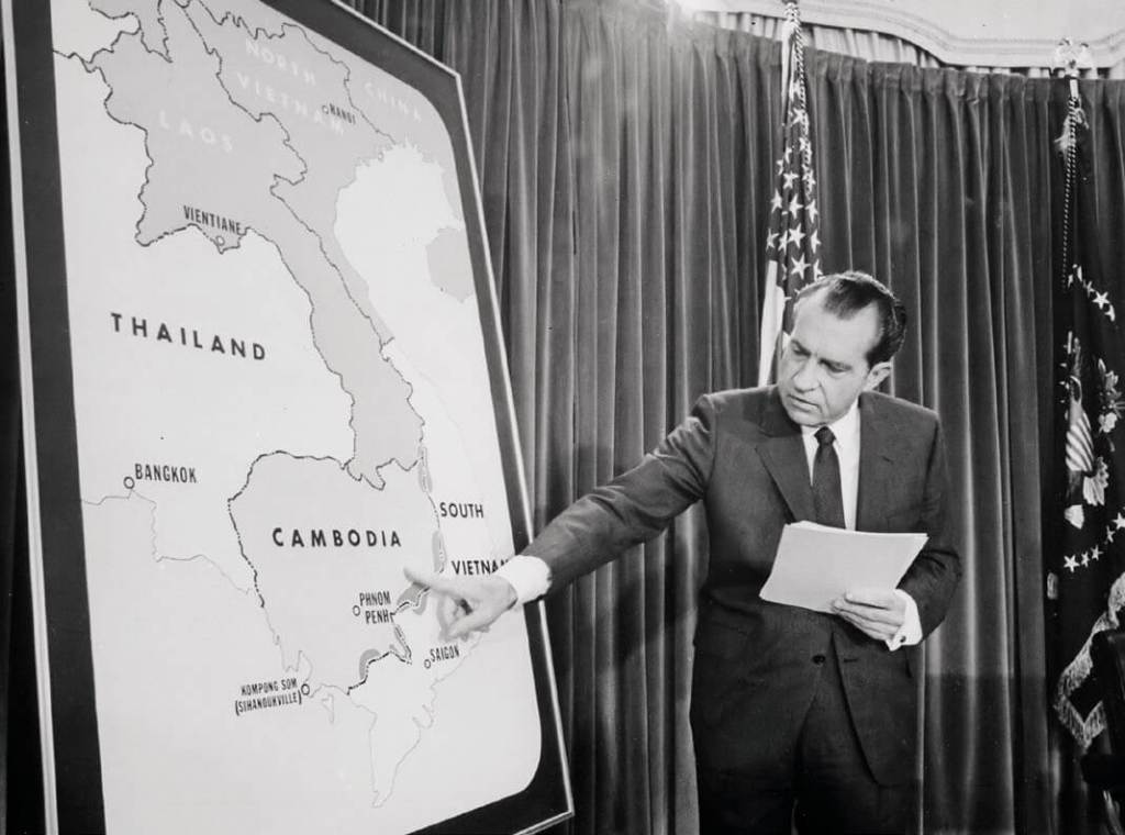 Nixon anunciando en televisión la invasión de Camboya y Laos