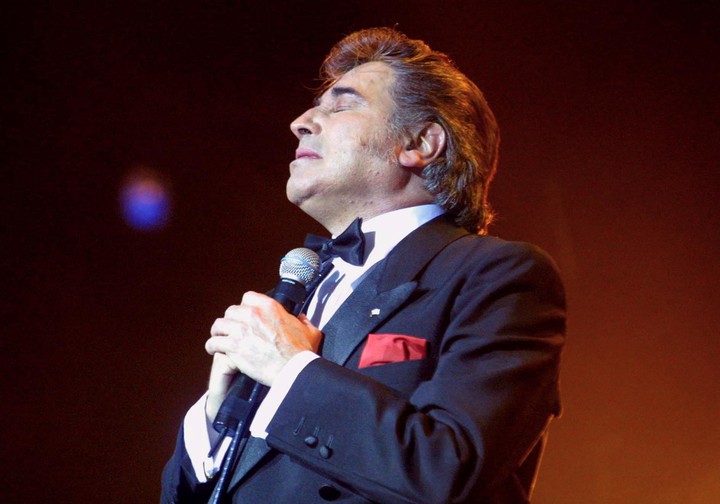 Sandro en vivo durante su maratón de 40 shows en el teatro Gran Rex. Foto DYN-Carlos Greco