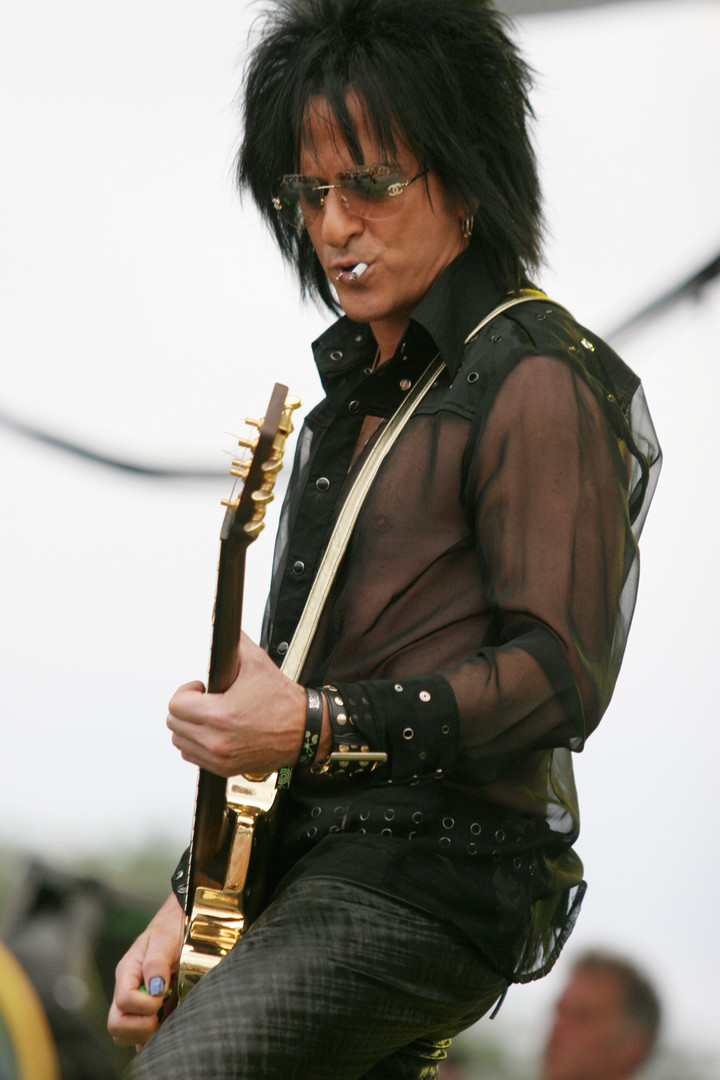 Steve Stevens en 2005, en un show de Billy Idol en Lollapalooza Chicago. Foto AFP