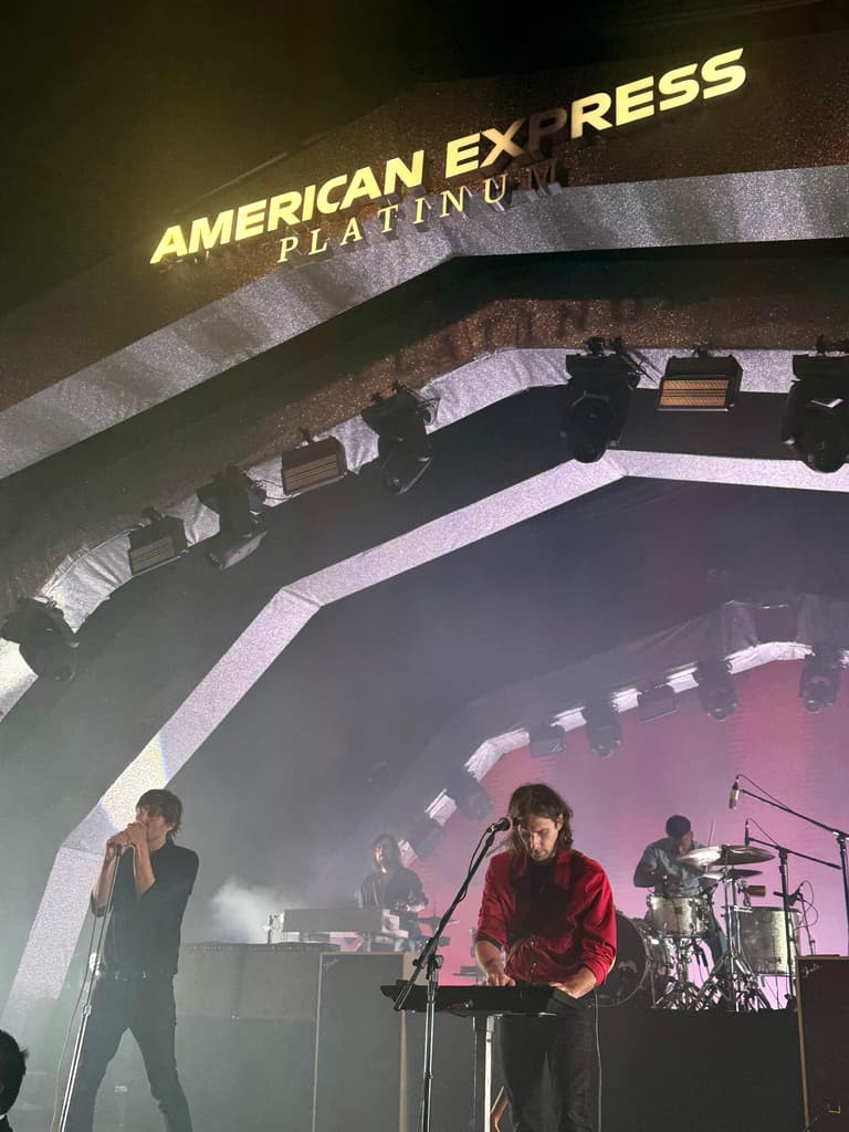 La banda francesa Phoenix en la fiesta de American Express. Foto: Liz Basaldúa