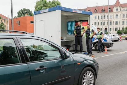 Policía alemana,en el control fronterizo, el 11 de julio.