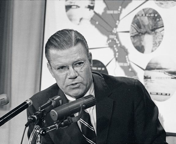 Robert McNamara, secretario de Defensa