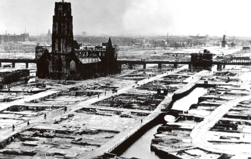 Rotterdam tras el bombardeo alemán en mayo de 1940