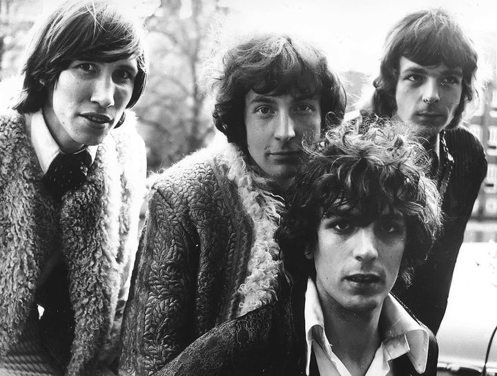 Pink Floyd en la época de Syd Barrett y ya con David Gilmour.