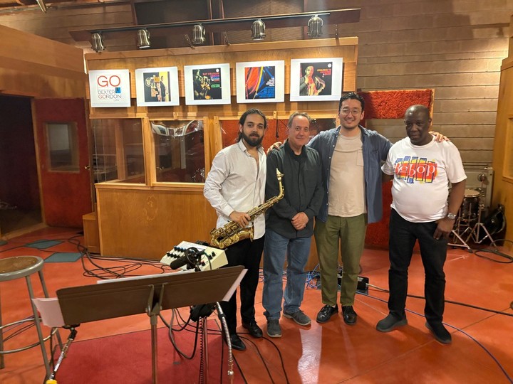 Tomás Martínez en el estudio Rudy Van Gelder, el más mítico de la historia del jazz.