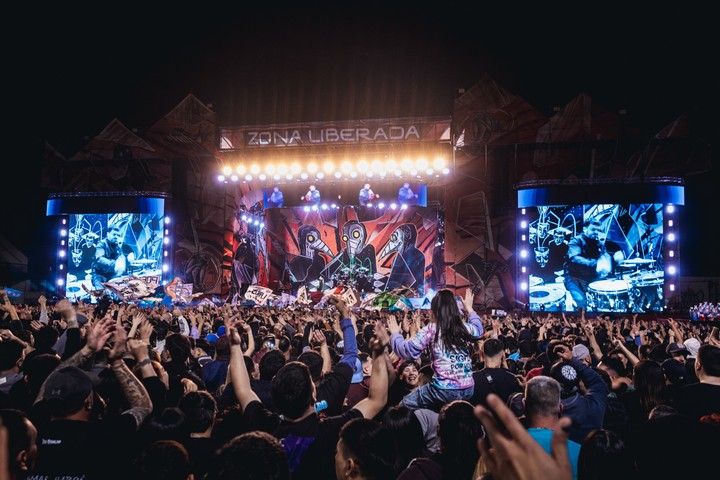 Aplausos y ovaciones en el show de Don Osvaldo en All Boys. Foto de prensa gentileza Ignacio Arnedo