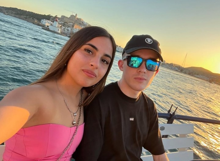 Sam Rose (Massano) junto a Melisa Bianchi, su novia argentina. 