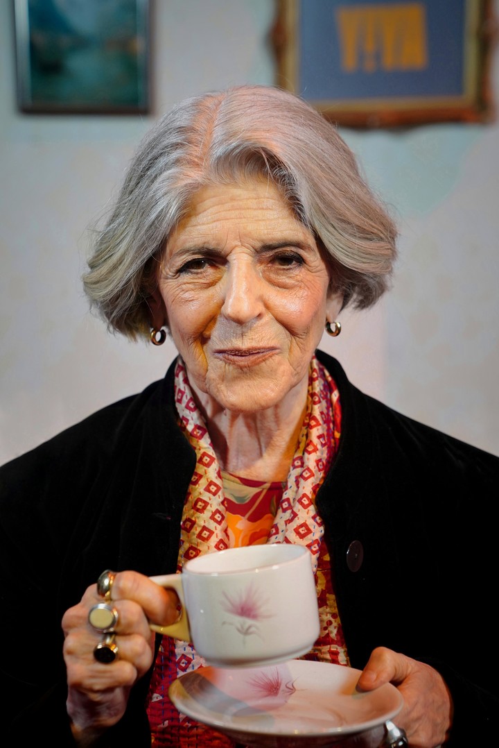 Cristina Banegas y su caracterización de Yiya Murano. Mejor no probar ese té. Foto: Martín Bonetto