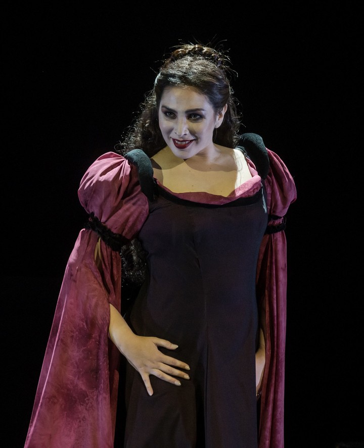 María Belén Rivarola realizó un gran trabajo en el rol de Lady Macbeth. Fotos de prensa gentileza Liliana Morsia