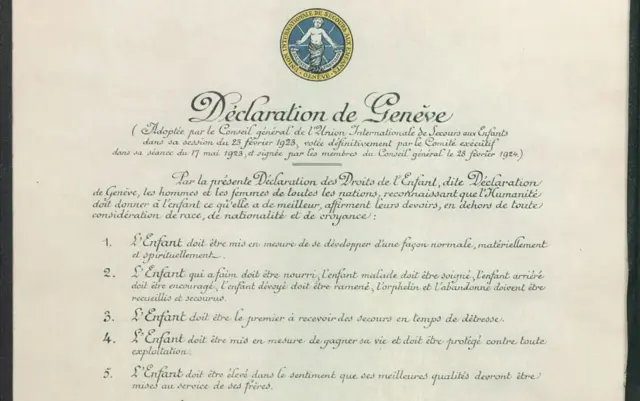Detalle de la Declaración de Ginebra de los Derechos del Niño, con sus 5 puntos.