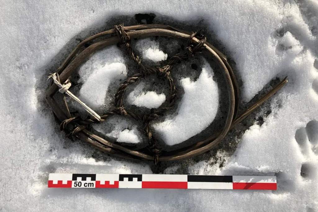 Se ha descubierto en el hielo de Lendbreen un antiguo accesorio para cascos de caballo de aproximadamente 1.700 años de antigüedad