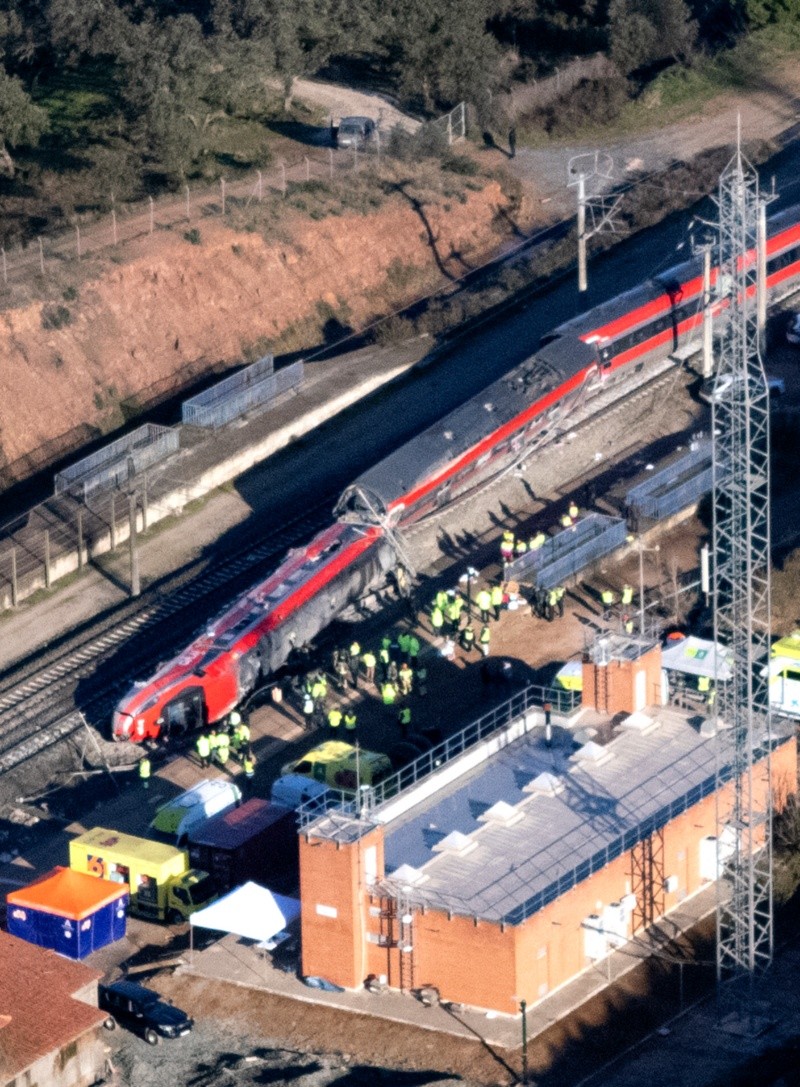 Vista aerea del 19 de enero de los trenes accidentados el domingo cerca de Adamuz, Córdoba. EFE / ARCHIVO